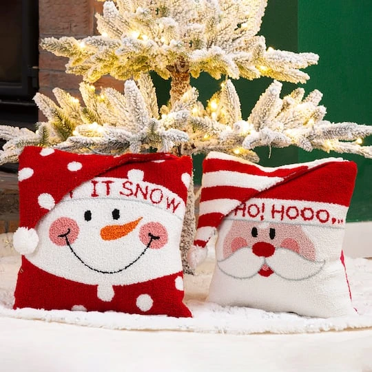 Glitzhome® Hooked 3D Santa & Snowman Throw Pillow Set 5 Glitzhome® Hooked 3D Santa & Snowman Throw Pillow Set - Image 3