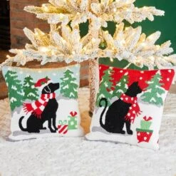 Glitzhome® Hooked Christmas Dog & Cat Throw Pillow Set -Michaels X-Mas Decor D479539S 2