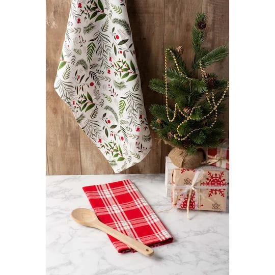 DII® Boughs Of Holly Dishtowel Set 7 DII® Boughs Of Holly Dishtowel Set - Image 5